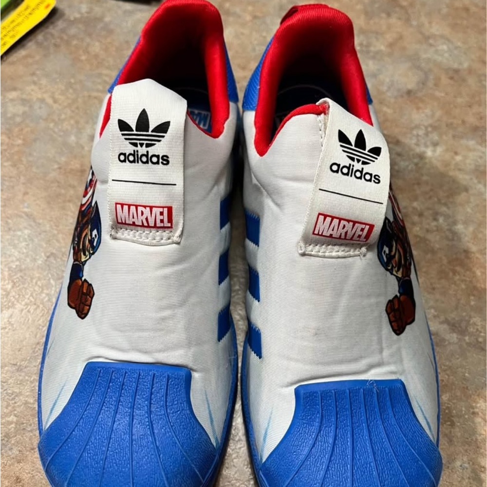 Adidas Originals Marvel x Superstar 360 Sneaker, Unisex Little kids, size 3
